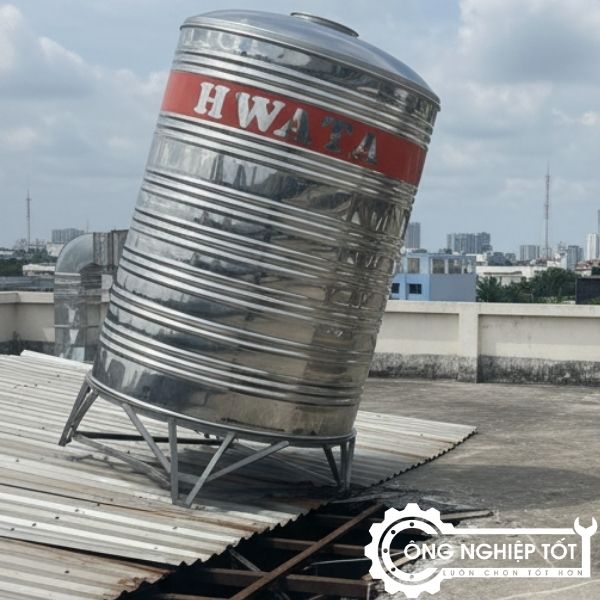 Bồn nước bị nghiêng khi lắp đặt sai vị trí